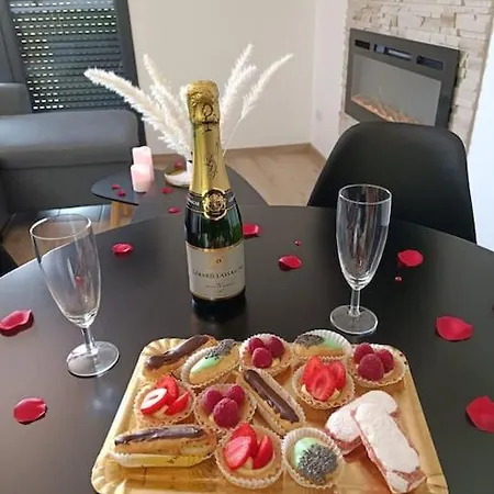 Evasion Romantique Avec Jacuzzi Interieur Lejlighed Rosières-près-Troyes