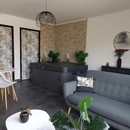 아파트 Evasion Romantique Avec Jacuzzi Interieur *