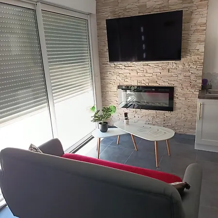 Evasion Romantique Avec Jacuzzi Interieur Apartment