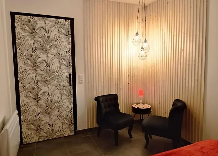 Evasion Romantique Avec Jacuzzi Interieur Apartman